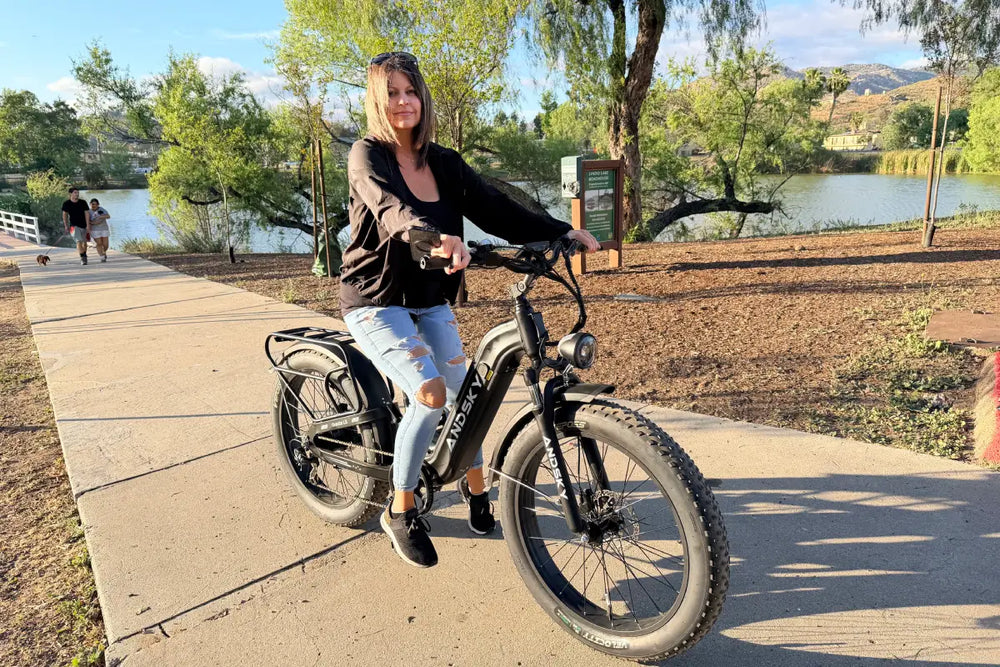 Fat Tire vs. Lightweight E-Bikes: Which One Is Better for Real-World Commuting?